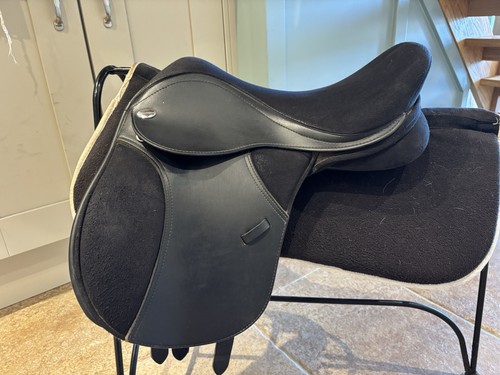 Thorowgood pony saddle - 15”,